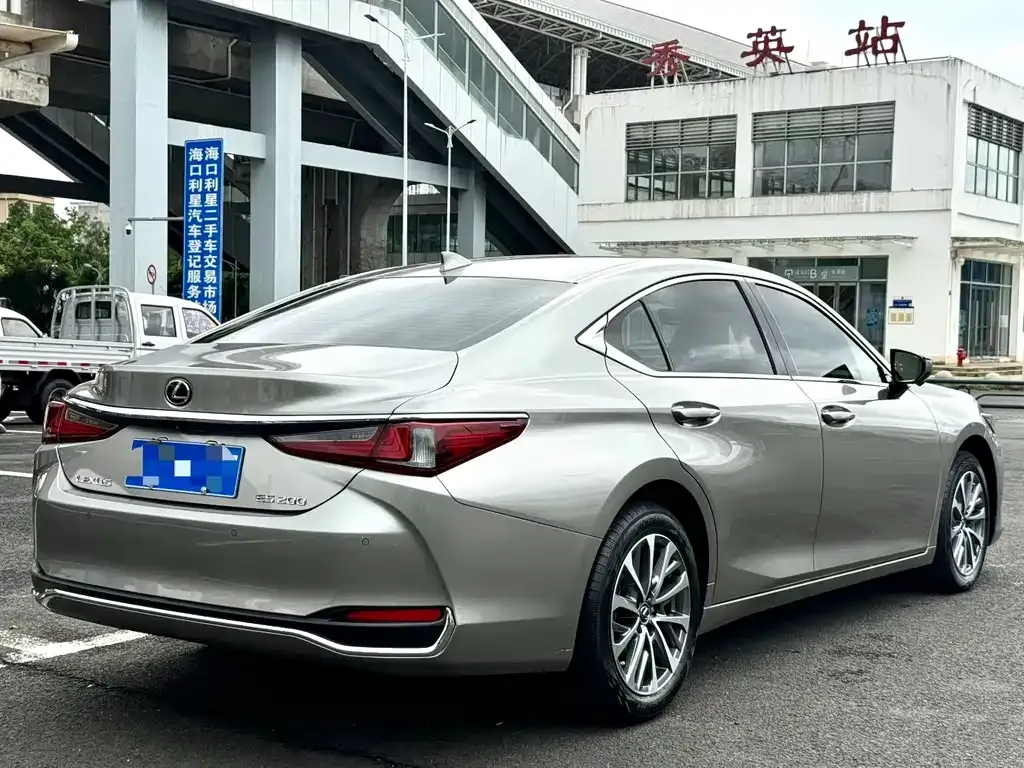 Lexus ES 2023 из CN, фото 4