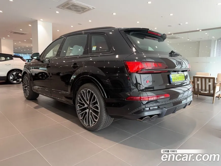 Audi SQ7 2026 из KR, фото 4