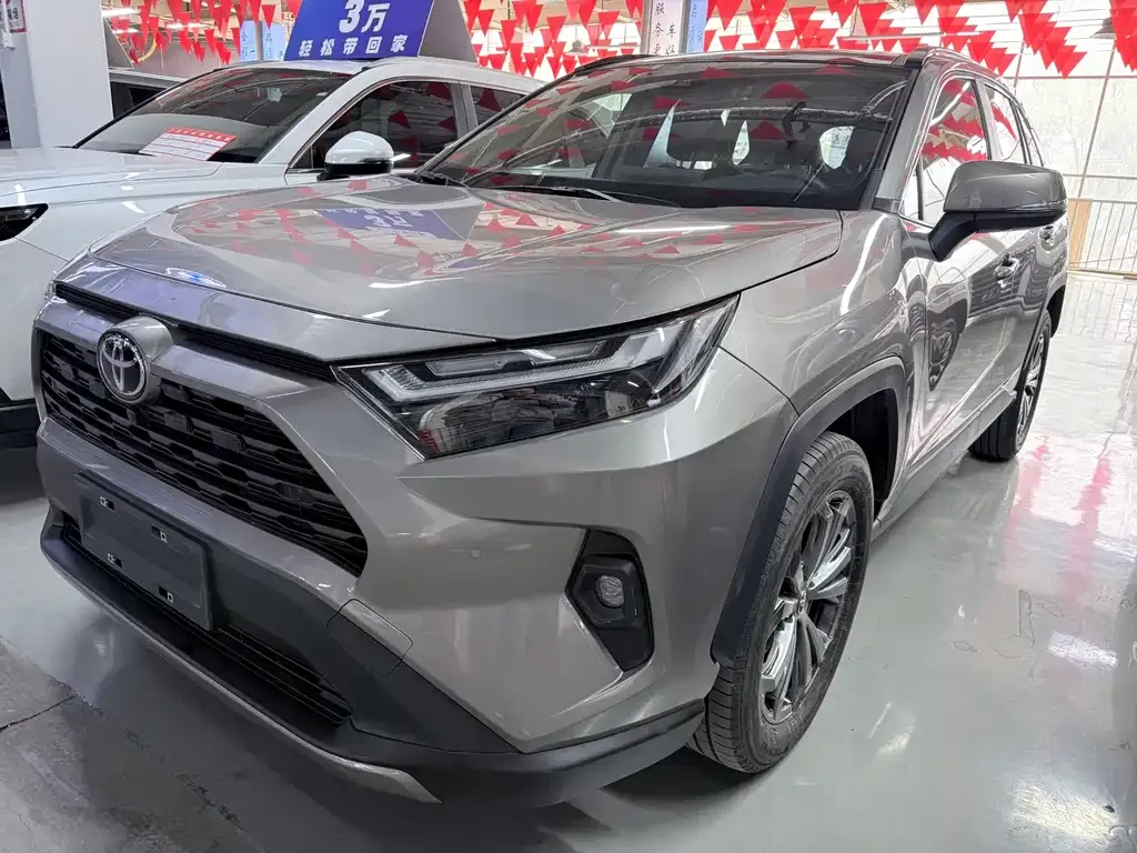 Toyota RAV4 — фото 1