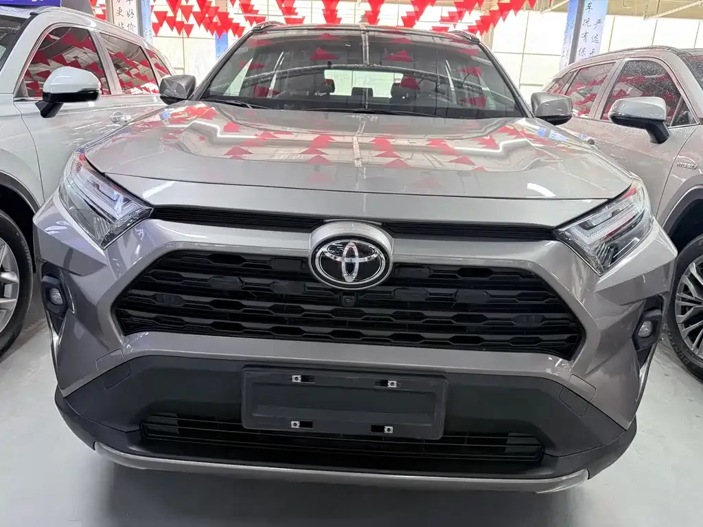 Toyota RAV4 — фото 5