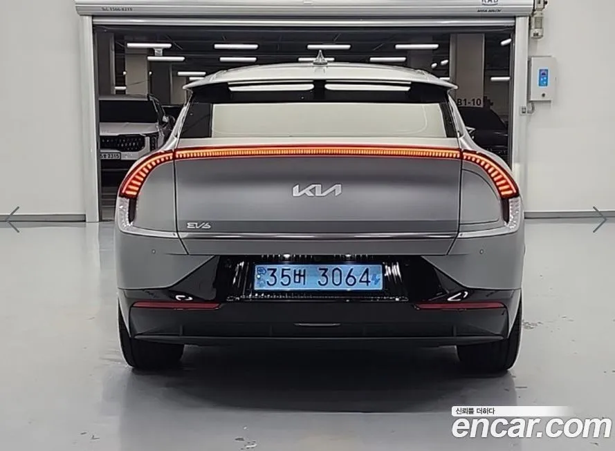 Kia EV6 2023 из KR, фото 2