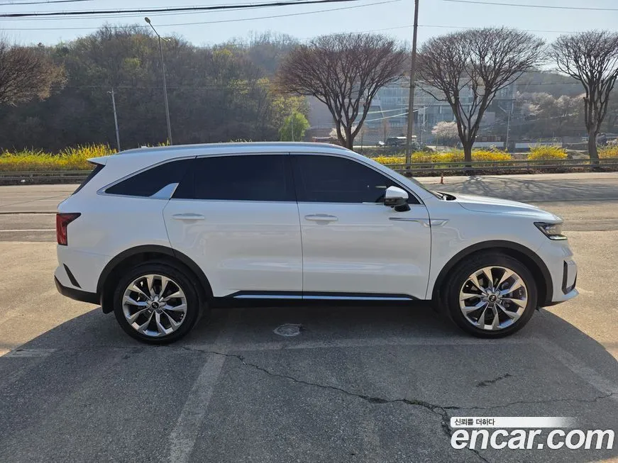 Kia Sorento — фото 7