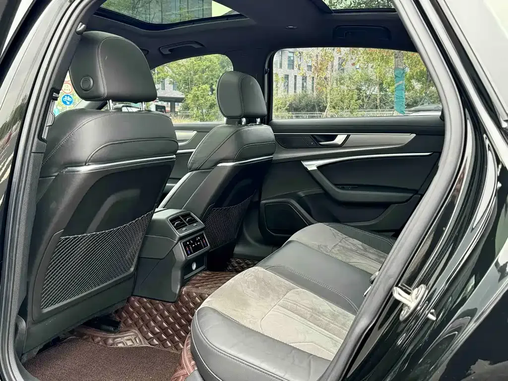 Audi A6L 2021 из CN, фото 10