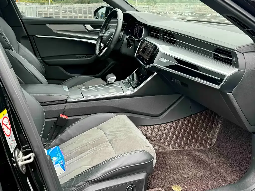 Audi A6L 2021 из CN, фото 6