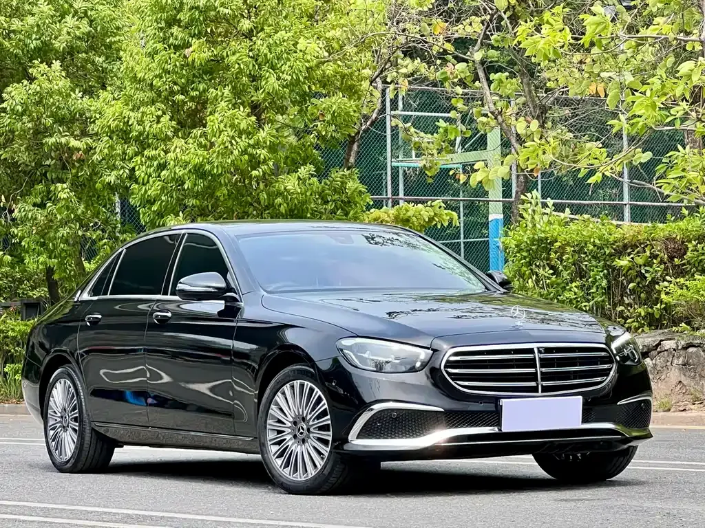 Mercedes-Benz E-Class — фото 3