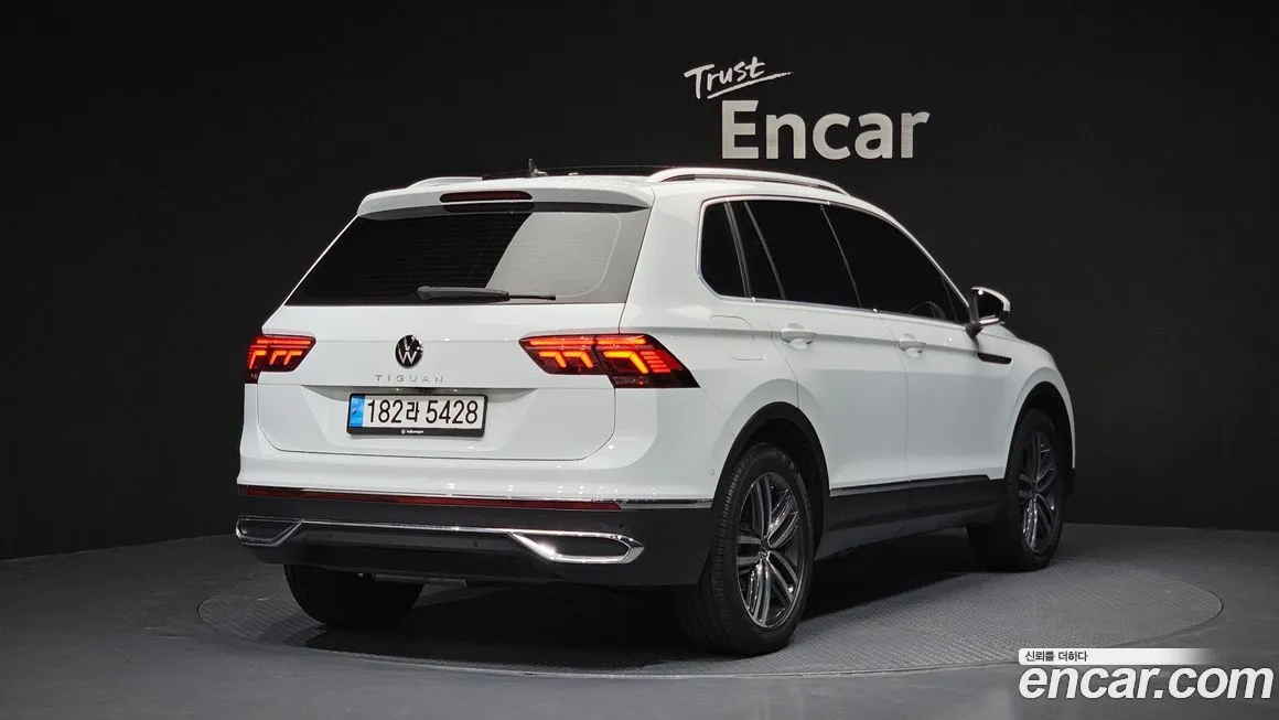 Volkswagen Tiguan — фото 2