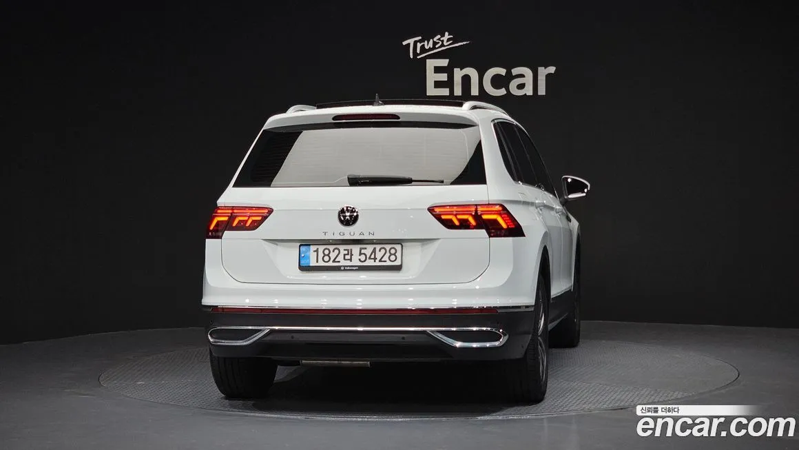 Volkswagen Tiguan — фото 3