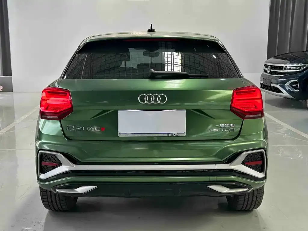 Audi Q2L — фото 4