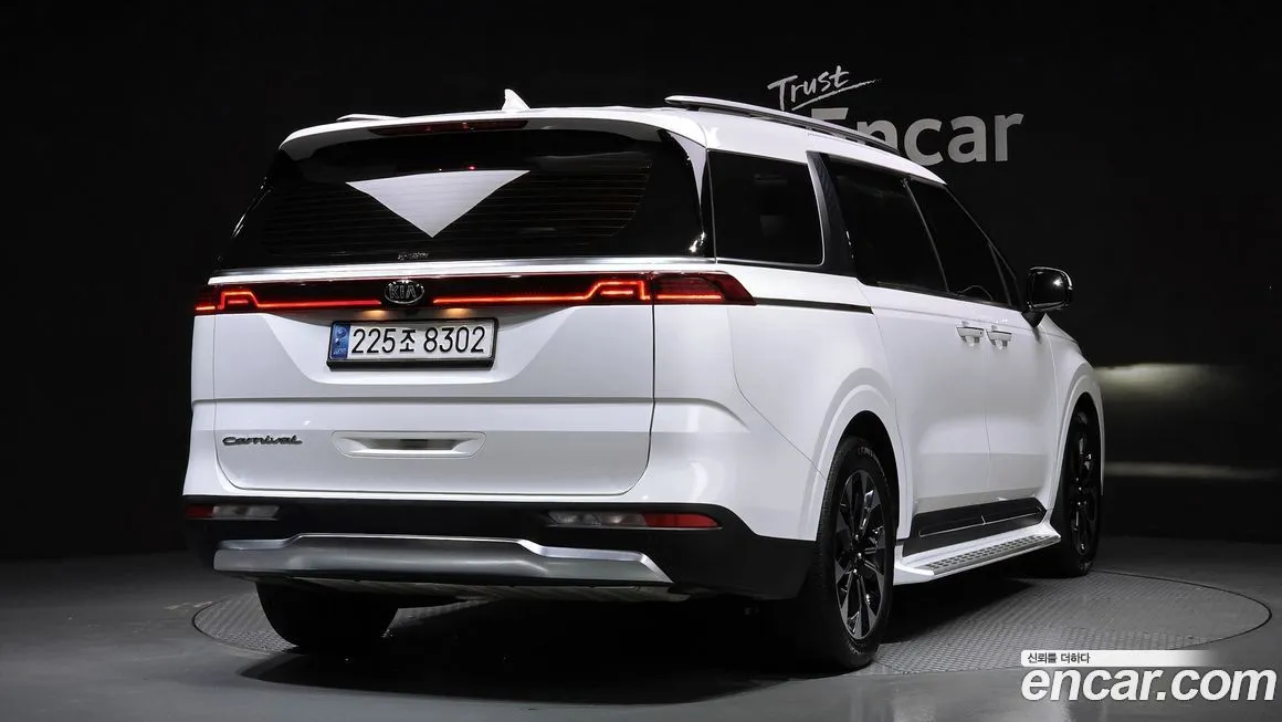 Kia Carnival — фото 2