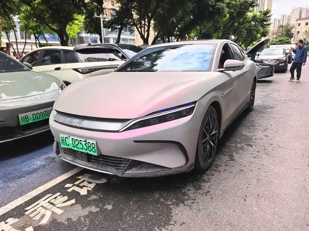 BYD Han — фото 1