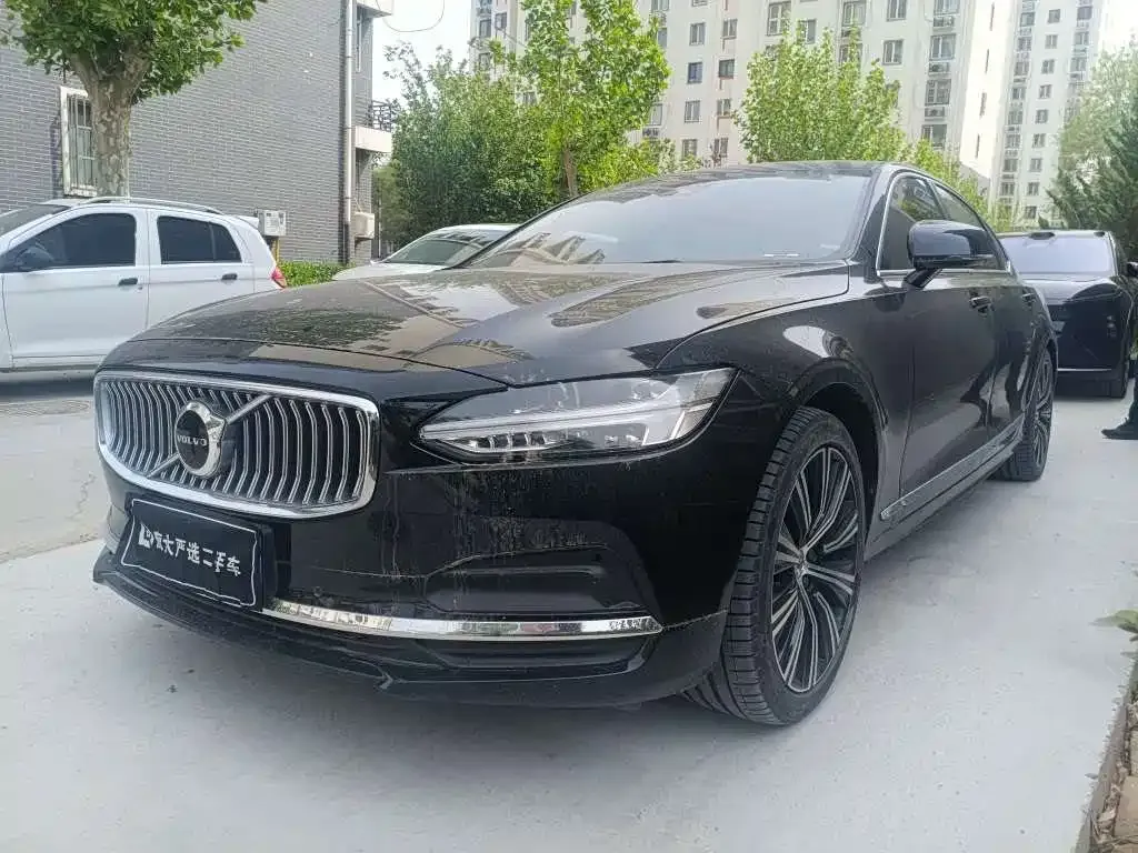 Volvo S90 — фото 1