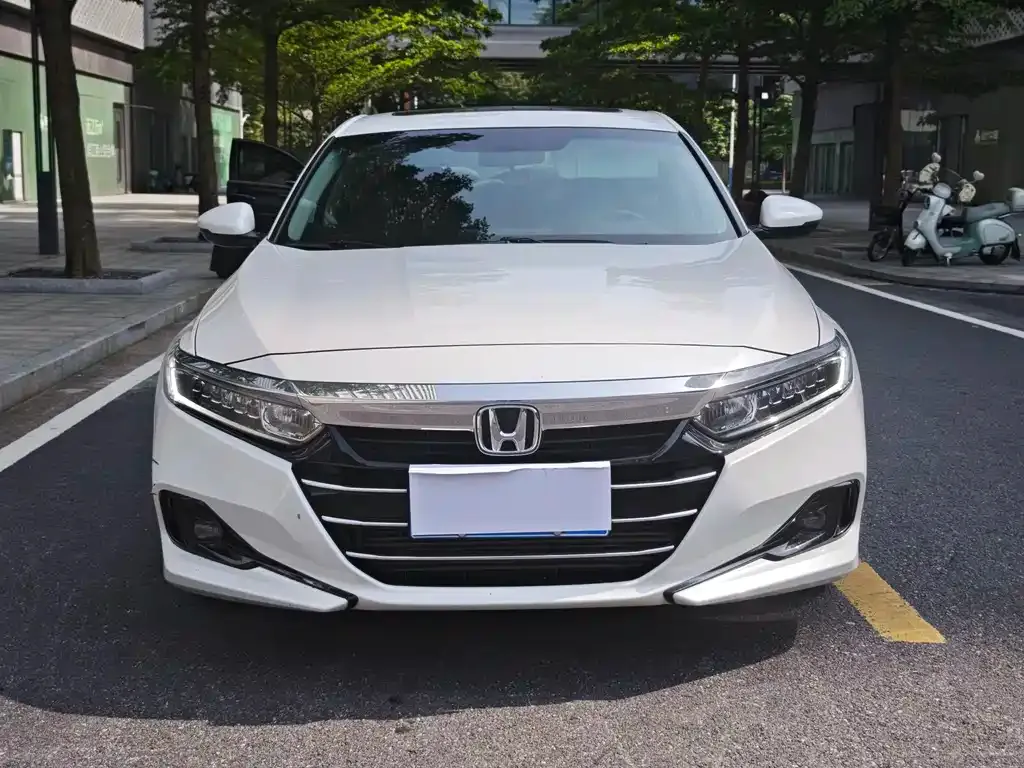 Honda Accord — фото 10