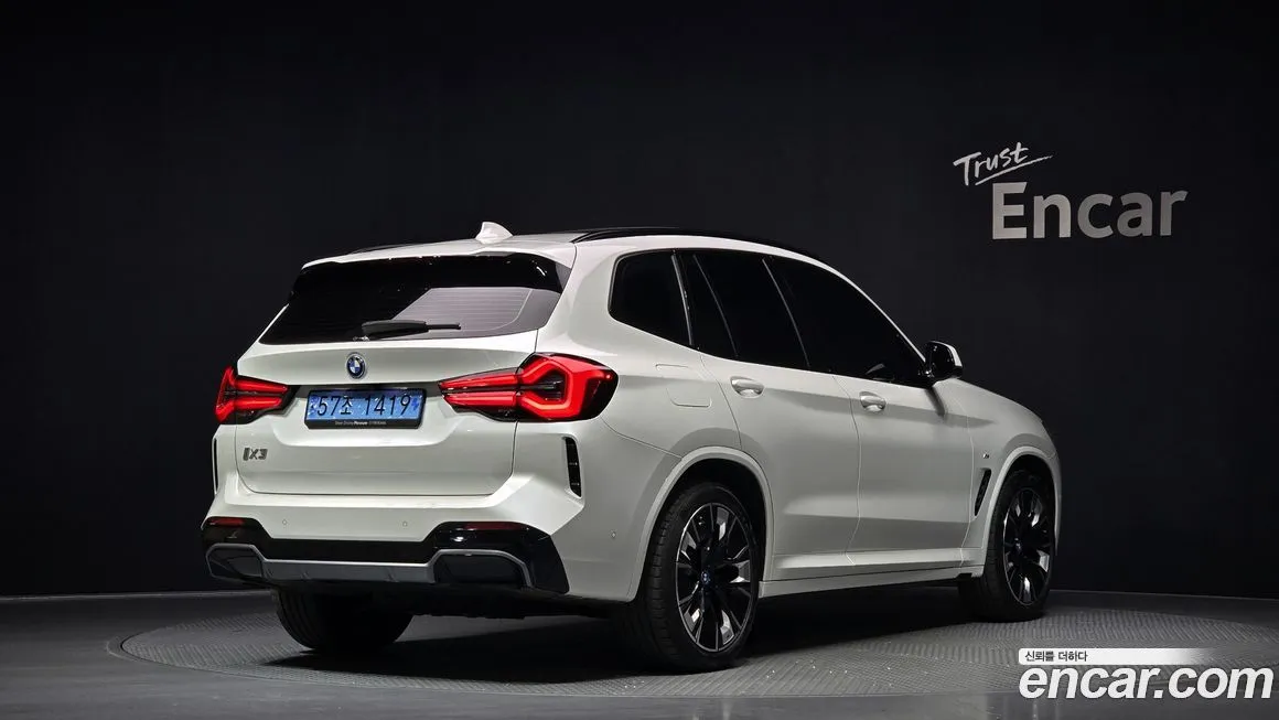 BMW iX3 — фото 5