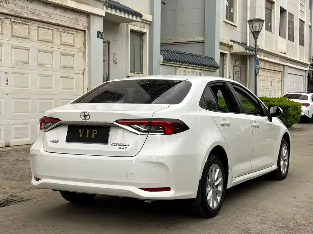 Toyota Corolla — фото 2