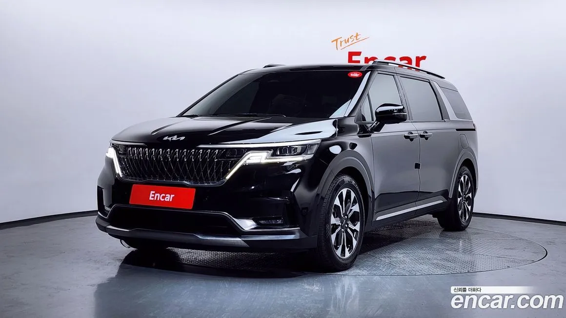 Kia Carnival — фото 1
