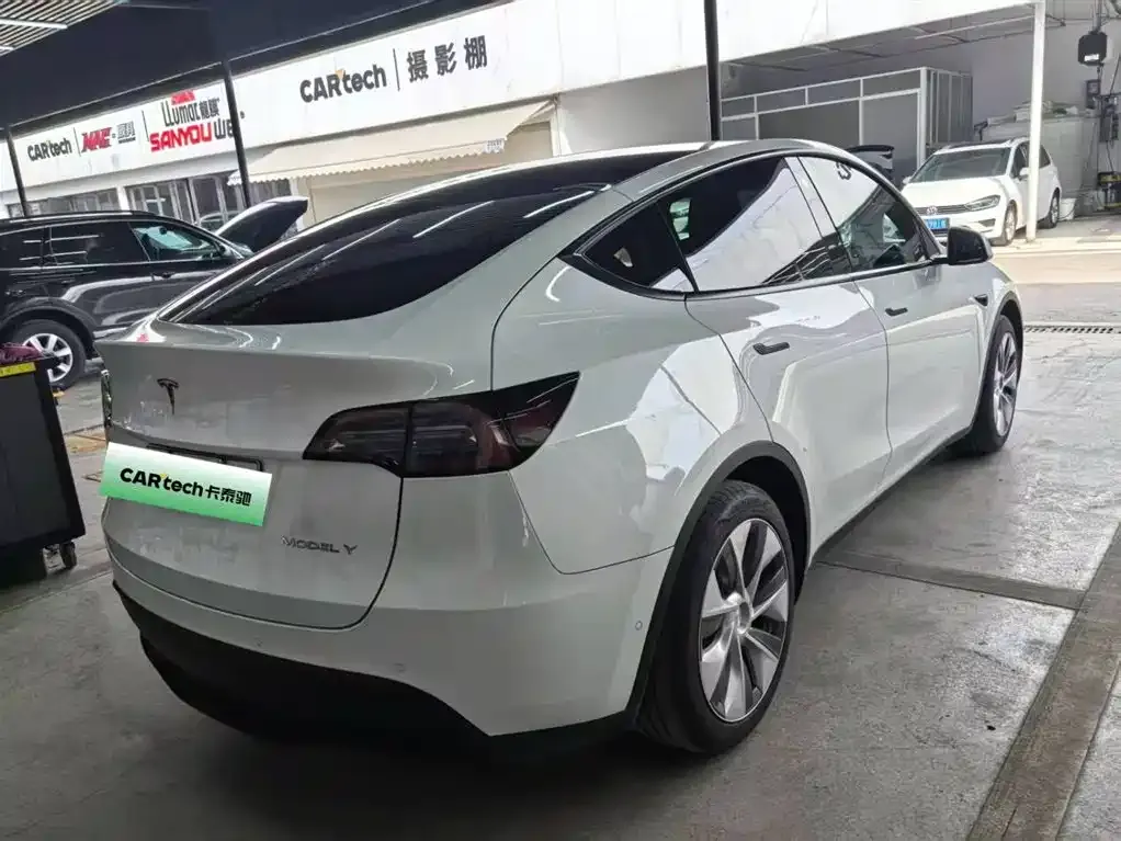 Tesla Model Y — фото 7