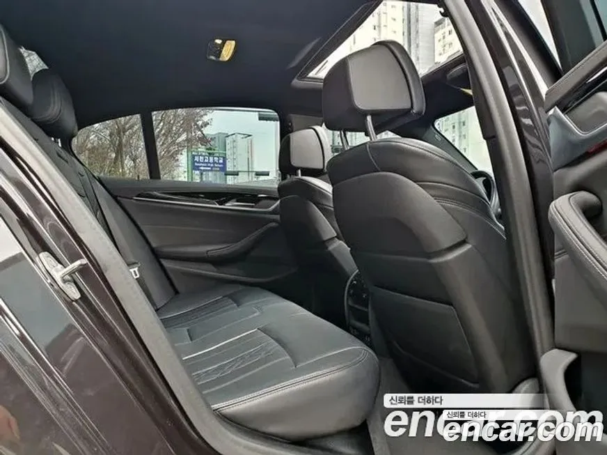 BMW 5-Series 2021 из KR, фото 3