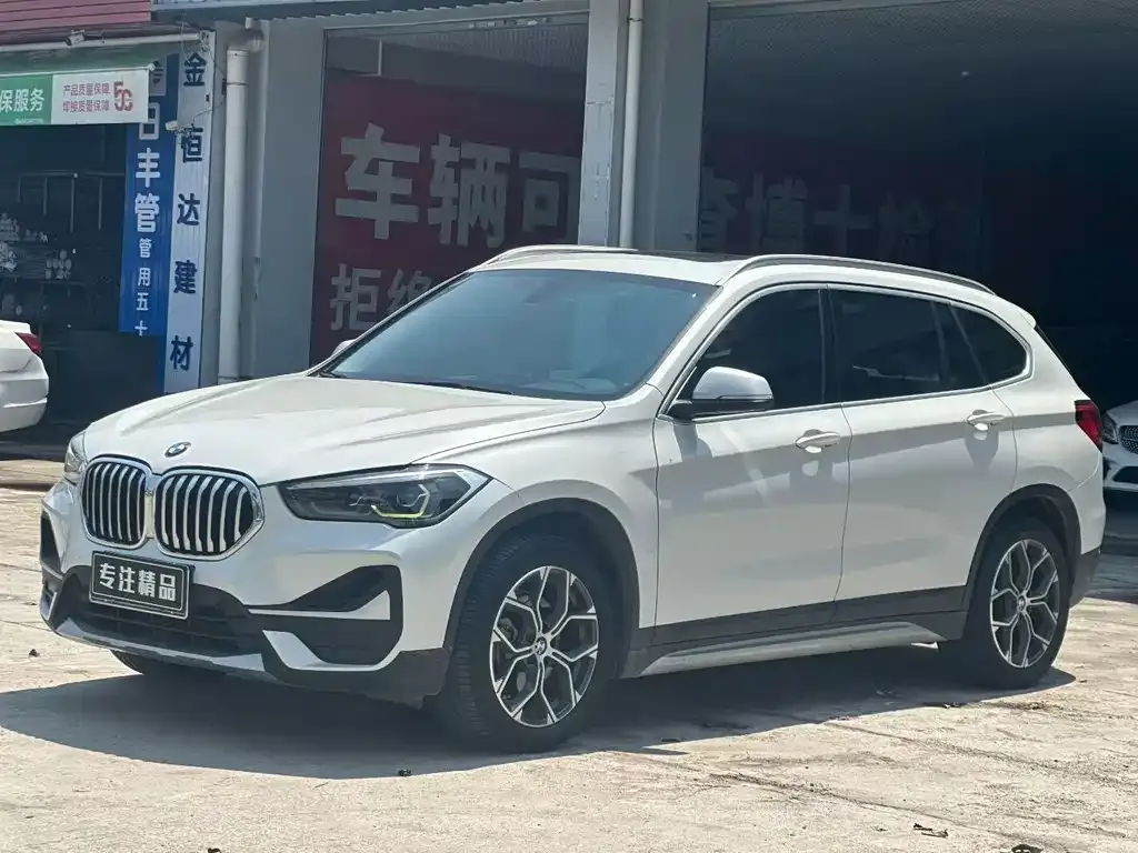 BMW X1 — фото 1