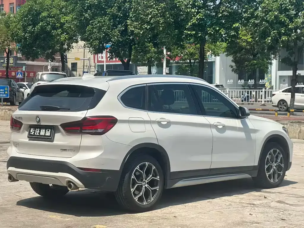 BMW X1 — фото 9