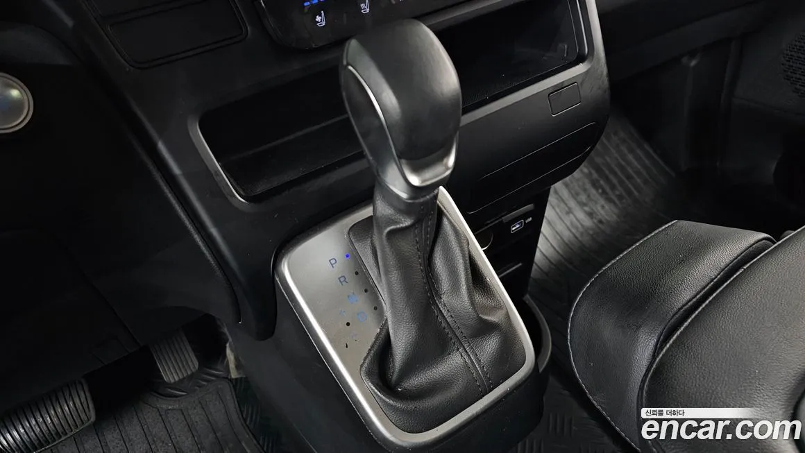 Hyundai Staria — фото 2