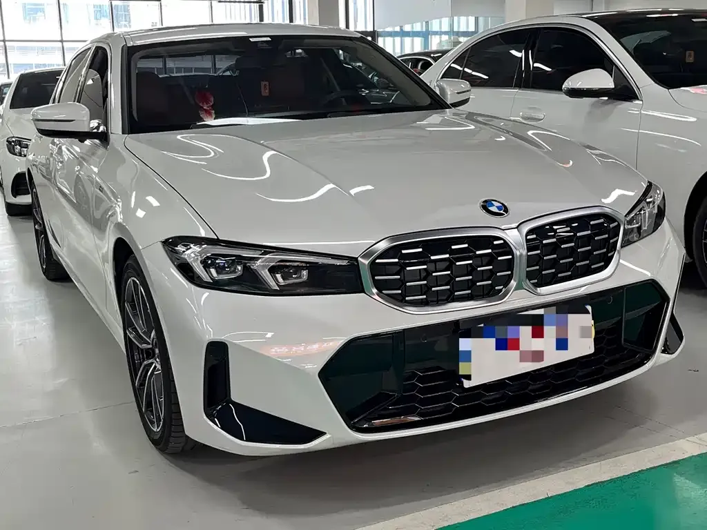BMW 3 Series 2024 из CN, фото 9