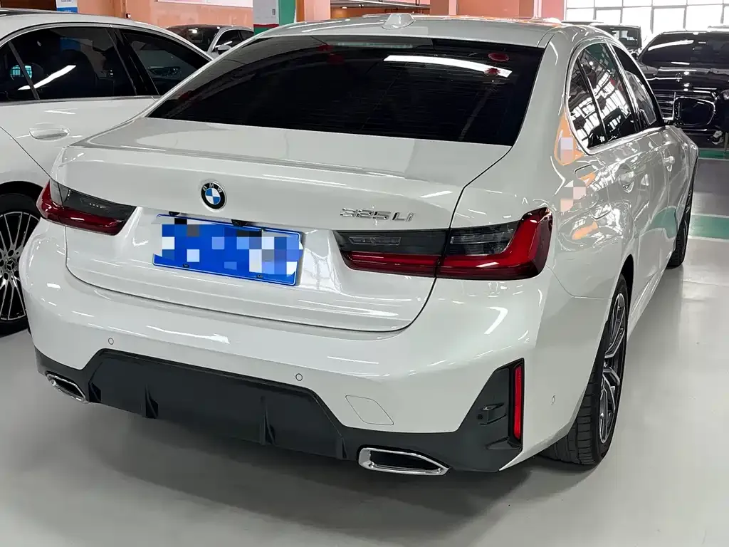BMW 3 Series 2024 из CN, фото 3