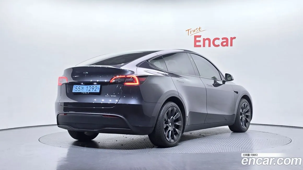 Tesla Model Y — фото 9