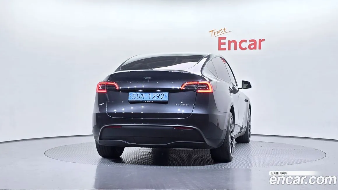 Tesla Model Y — фото 5