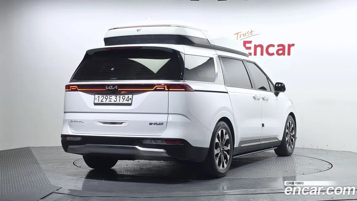 Kia Carnival — фото 10