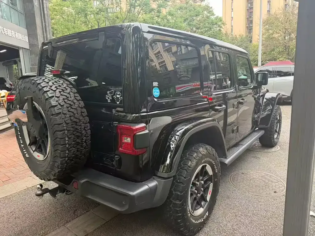 Jeep Wrangler — фото 6