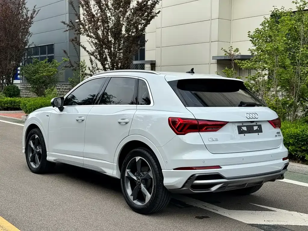 Audi Q3 — фото 9