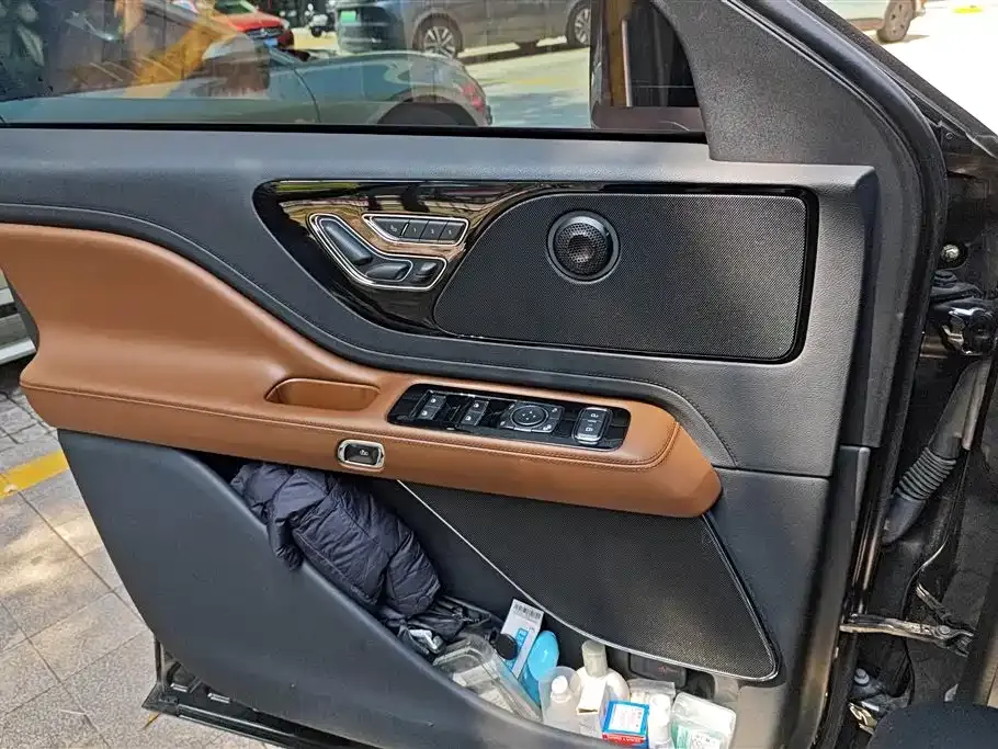 Lincoln Aviator 2022 из CN, фото 2
