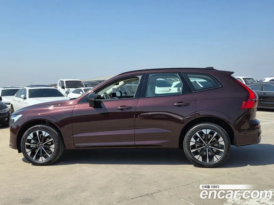 Volvo XC60 — фото 10