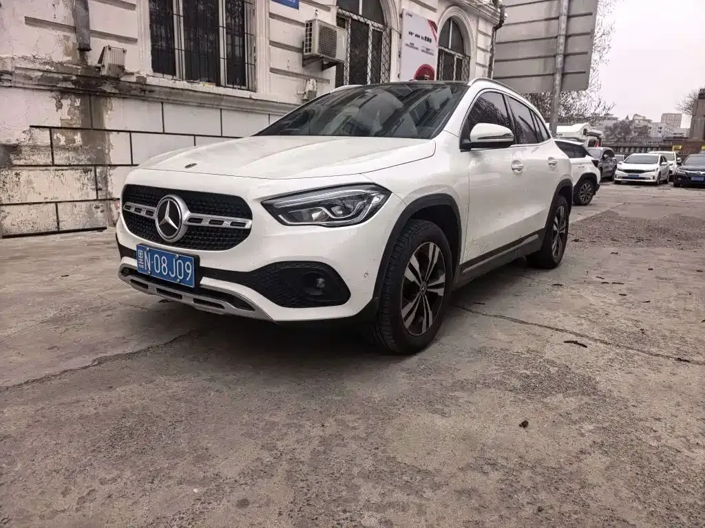 Mercedes-Benz GLA — фото 1