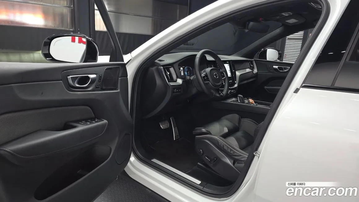 Volvo XC60 2021 из KR, фото 8