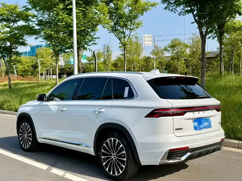 Geely Xingyue L — фото 8