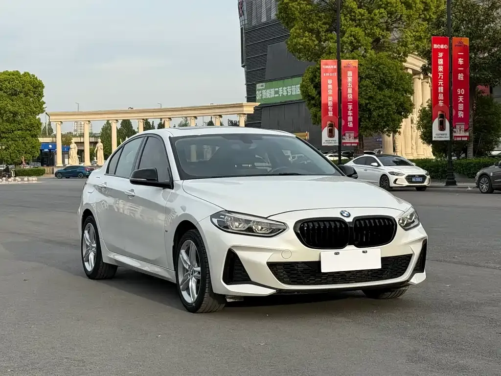 BMW 1 Series 2021 из CN, фото 8