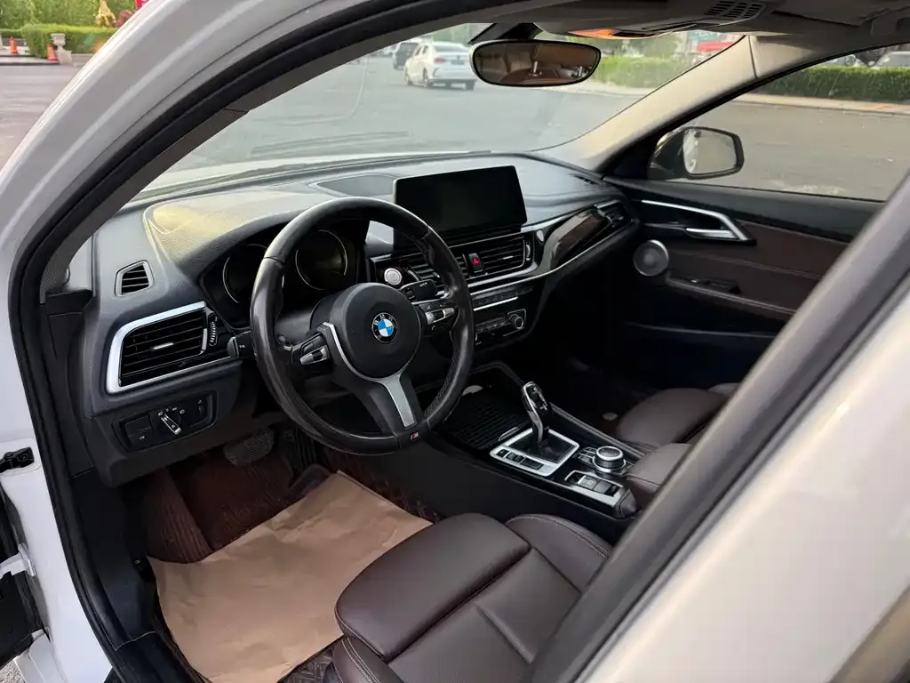 BMW 1 Series 2021 из CN, фото 3