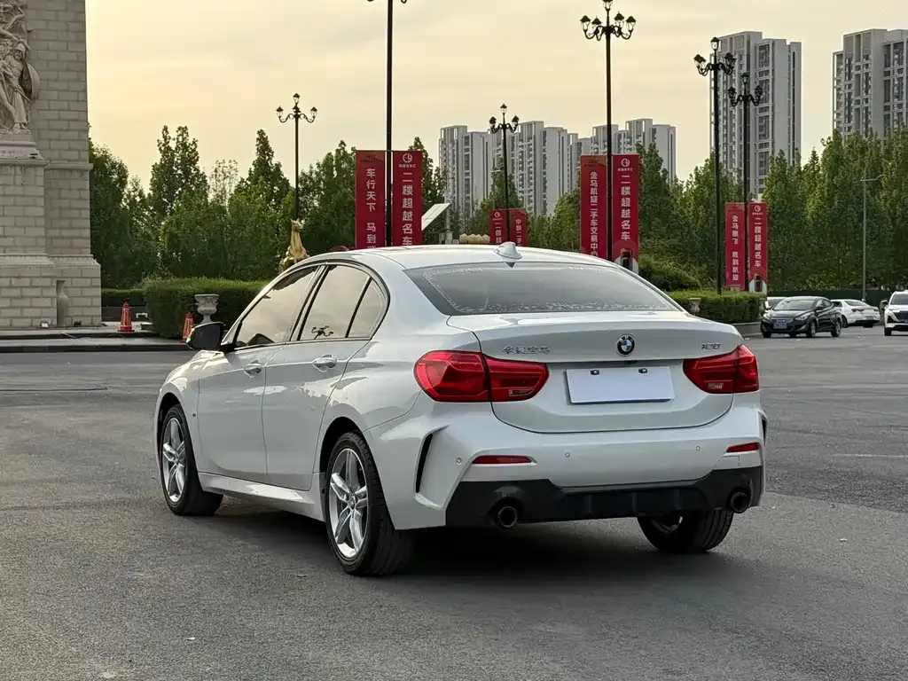 BMW 1 Series 2021 из CN, фото 9