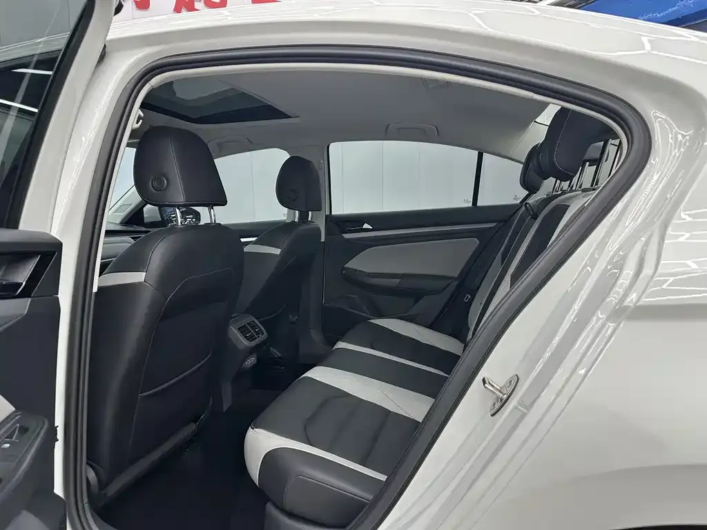 Volkswagen Bora 2022 из CN, фото 7