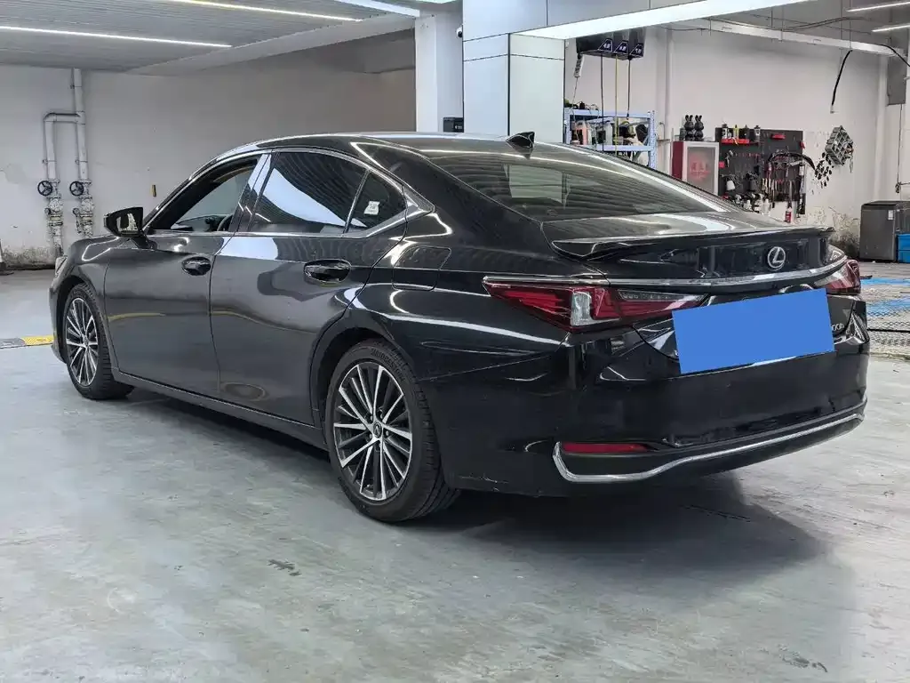 Lexus ES — фото 4