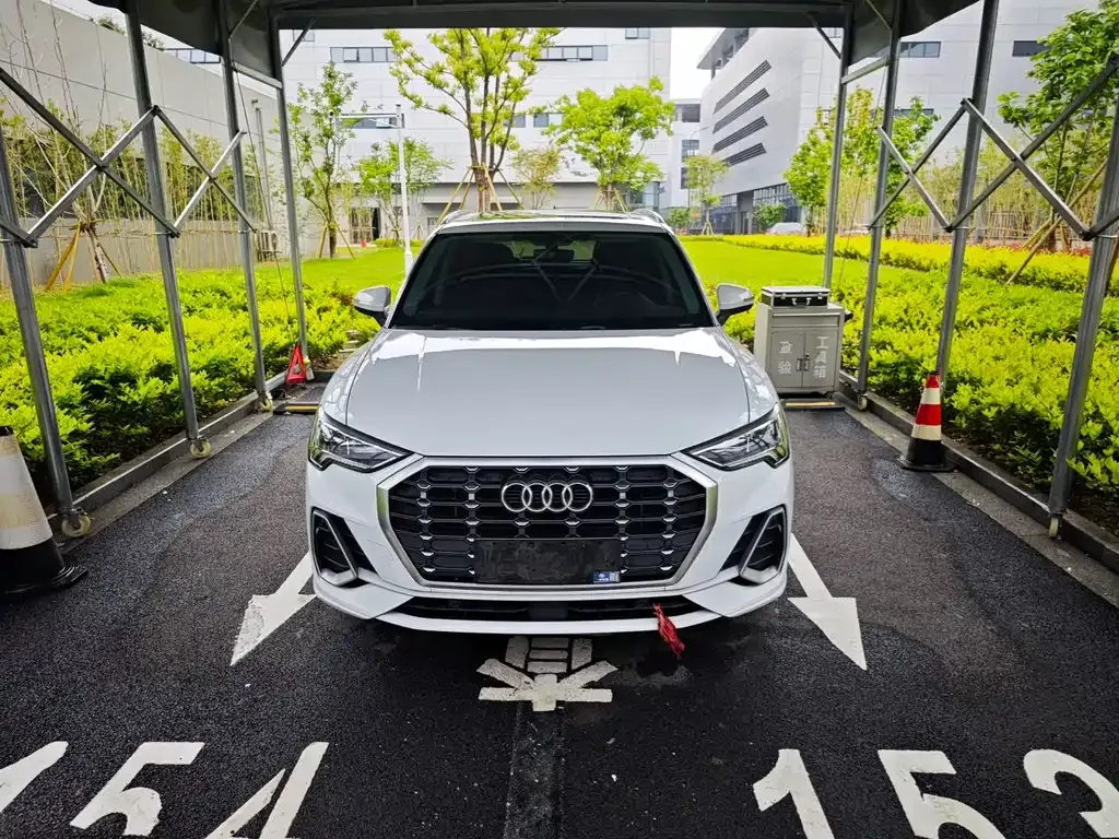 Audi Q3 — фото 8