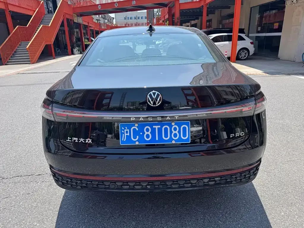 Volkswagen Passat — фото 8