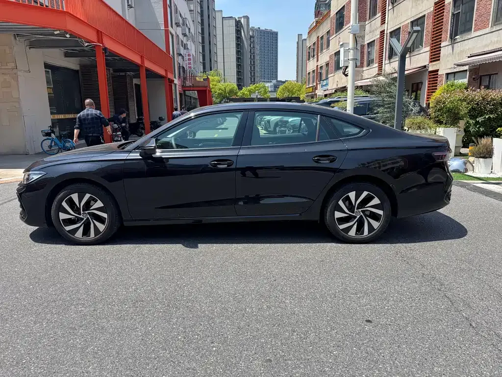 Volkswagen Passat — фото 10