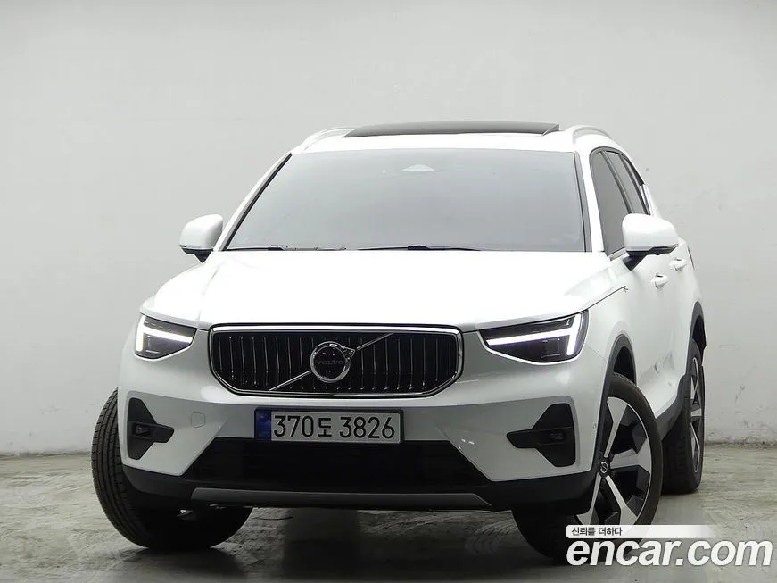 Volvo XC40 — фото 5