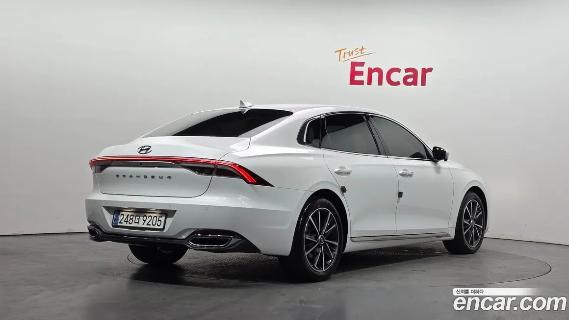 Hyundai Grandeur 2022 из KR, фото 3