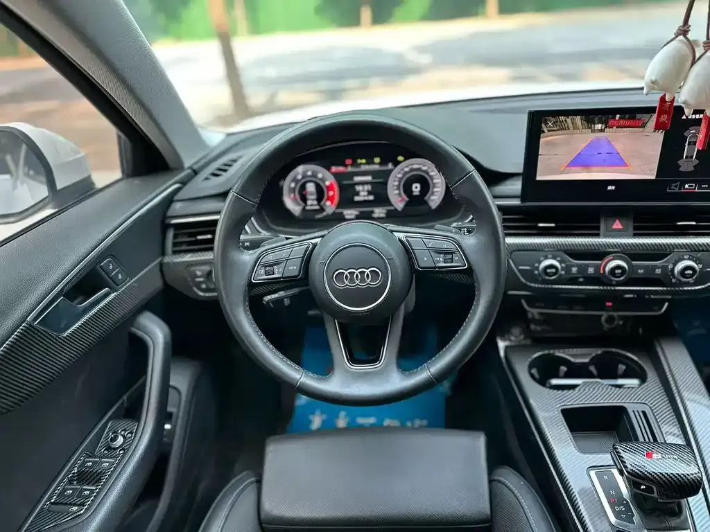 Audi A4L 2021 из CN, фото 6