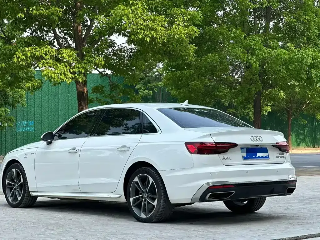 Audi A4L 2021 из CN, фото 7