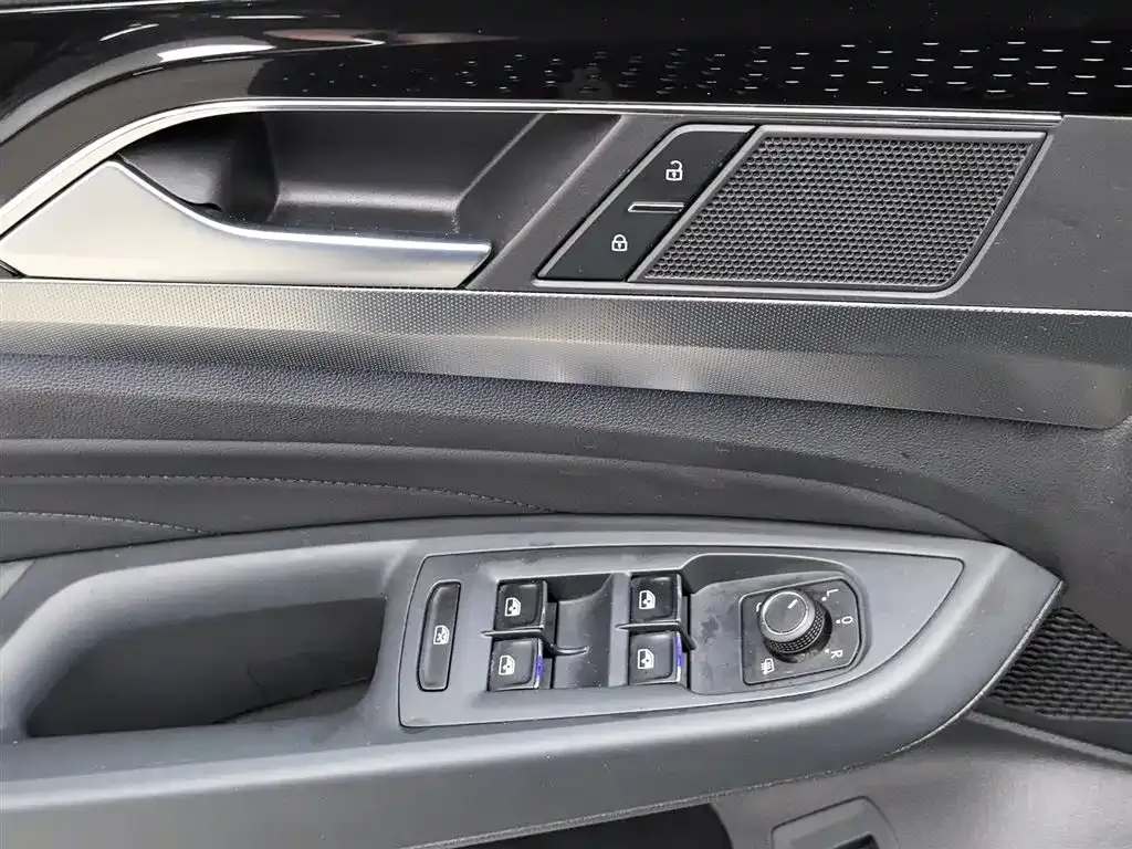 Volkswagen Passat — фото 10