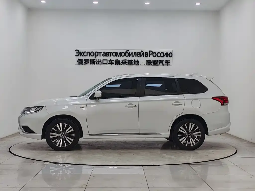 Mitsubishi Outlander 2024 из CN, фото 9
